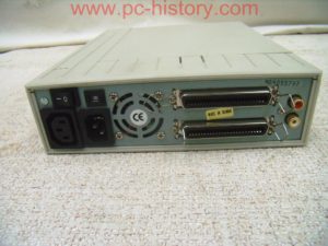 SCSI_Externbox_TEAC CD-516S_2